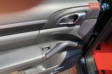 Внедорожник / Кроссовер Porsche Cayenne 2013 в 