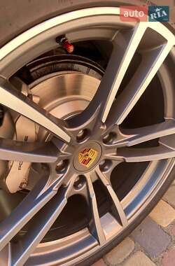 Внедорожник / Кроссовер Porsche Cayenne 2013 в 