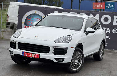 Внедорожник / Кроссовер Porsche Cayenne 2015 в Львове