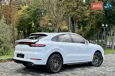 Позашляховик / Кросовер Porsche Cayenne 2019 в 