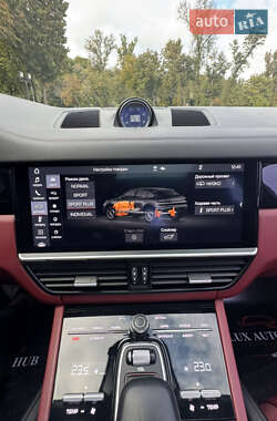 Позашляховик / Кросовер Porsche Cayenne 2019 в 