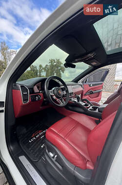 Позашляховик / Кросовер Porsche Cayenne 2019 в 