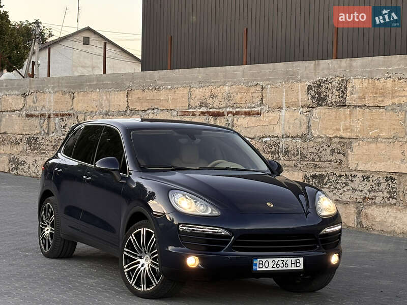 Внедорожник / Кроссовер Porsche Cayenne 2011 в Тернополе