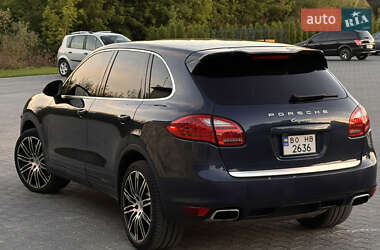 Внедорожник / Кроссовер Porsche Cayenne 2011 в 