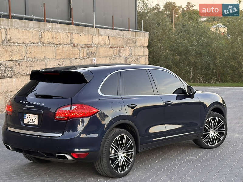 Внедорожник / Кроссовер Porsche Cayenne 2011 в Тернополе
