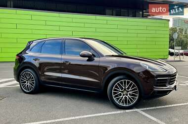 Позашляховик / Кросовер Porsche Cayenne 2018 в 