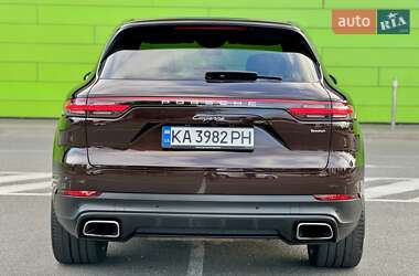 Позашляховик / Кросовер Porsche Cayenne 2018 в 
