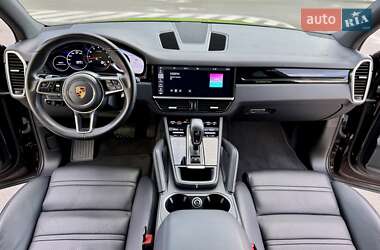 Позашляховик / Кросовер Porsche Cayenne 2018 в 