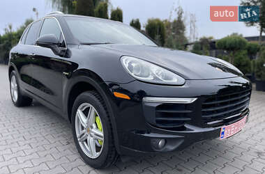 Внедорожник / Кроссовер Porsche Cayenne 2015 в Луцке