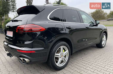Позашляховик / Кросовер Porsche Cayenne 2015 в 