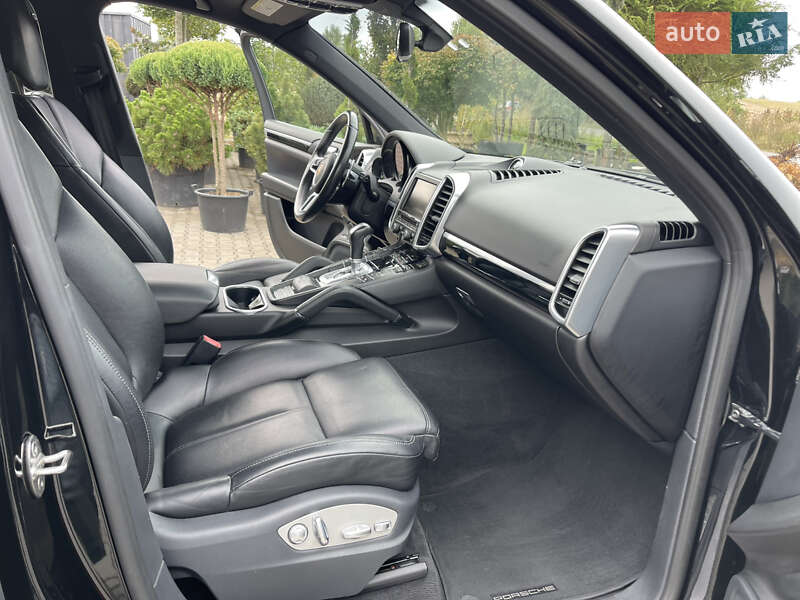 Внедорожник / Кроссовер Porsche Cayenne 2015 в Луцке фото 23 Внедорожник / Кроссовер Porsche Cayenne 2015 в Луцке