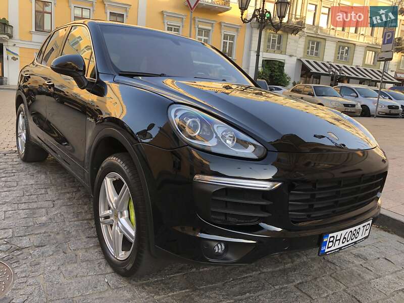 Позашляховик / Кросовер Porsche Cayenne 2015 в Одесі