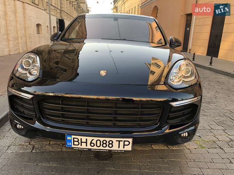 Позашляховик / Кросовер Porsche Cayenne 2015 в Одесі