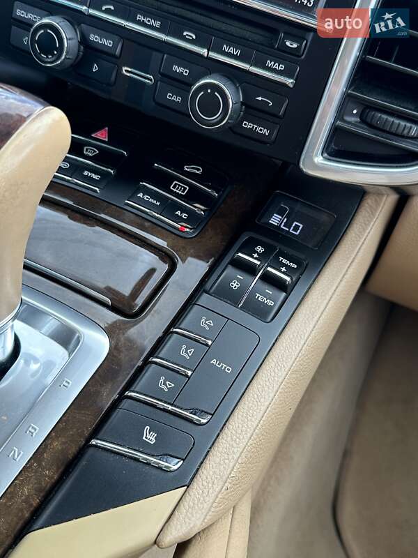 Позашляховик / Кросовер Porsche Cayenne 2014 в Білогородці