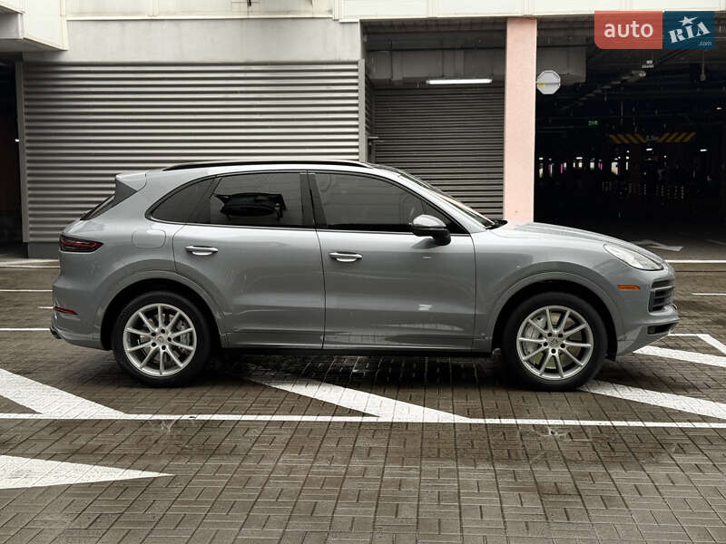 Внедорожник / Кроссовер Porsche Cayenne 2019 в Киеве