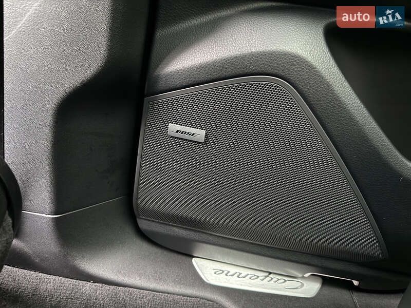 Внедорожник / Кроссовер Porsche Cayenne 2019 в Киеве