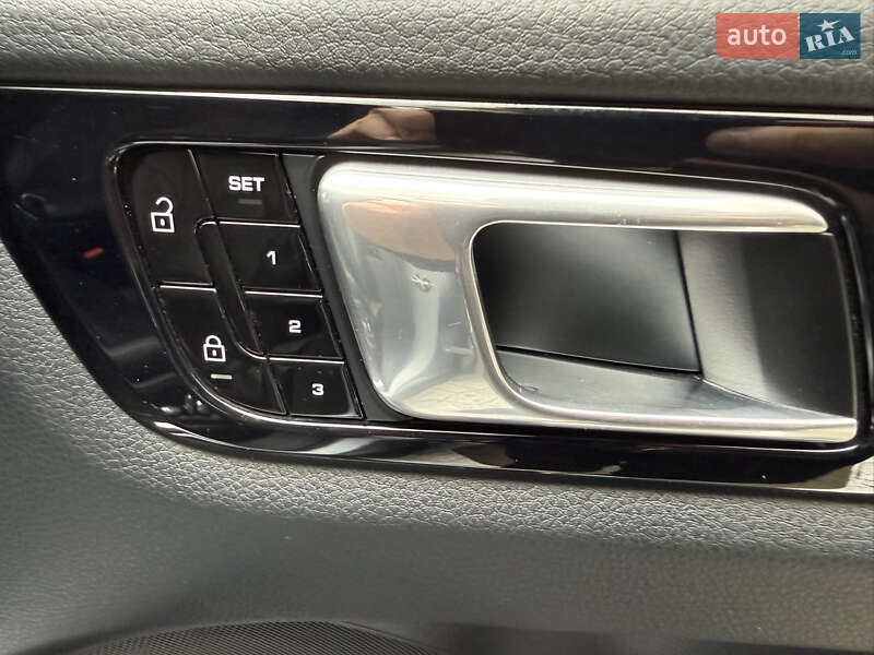 Внедорожник / Кроссовер Porsche Cayenne 2019 в Киеве