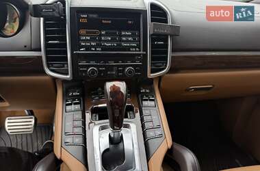 Внедорожник / Кроссовер Porsche Cayenne 2013 в 