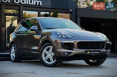 Позашляховик / Кросовер Porsche Cayenne 2016 в 