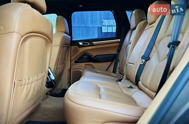 Позашляховик / Кросовер Porsche Cayenne 2016 в 