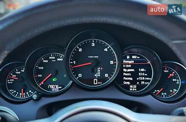 Позашляховик / Кросовер Porsche Cayenne 2016 в 