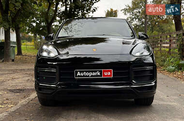 Внедорожник / Кроссовер Porsche Cayenne 2017 в 