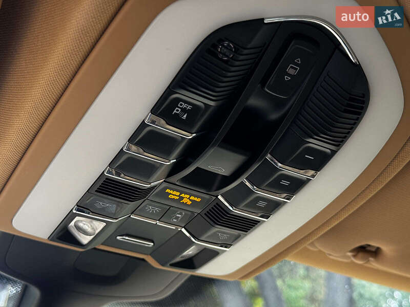 Позашляховик / Кросовер Porsche Cayenne 2017 в Києві