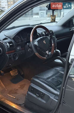 Позашляховик / Кросовер Porsche Cayenne 2004 в 