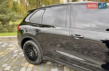 Внедорожник / Кроссовер Porsche Cayenne 2014 в 