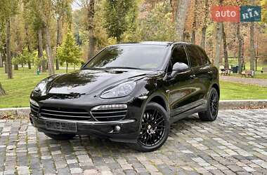 Внедорожник / Кроссовер Porsche Cayenne 2014 в 