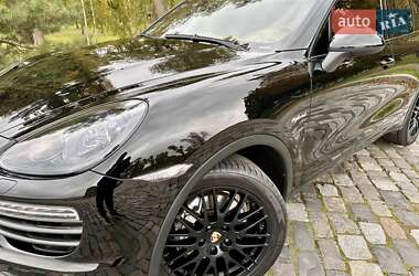 Внедорожник / Кроссовер Porsche Cayenne 2014 в 