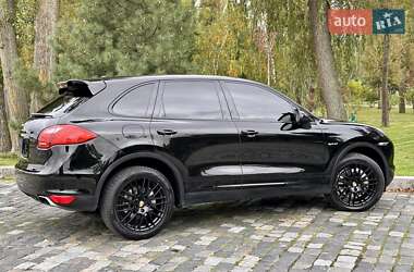 Внедорожник / Кроссовер Porsche Cayenne 2014 в 