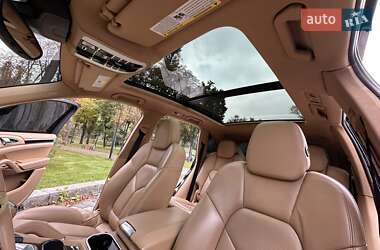 Внедорожник / Кроссовер Porsche Cayenne 2014 в 