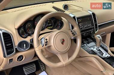 Внедорожник / Кроссовер Porsche Cayenne 2014 в 