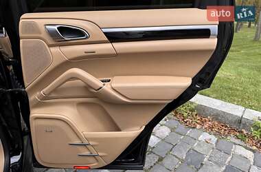 Внедорожник / Кроссовер Porsche Cayenne 2014 в 