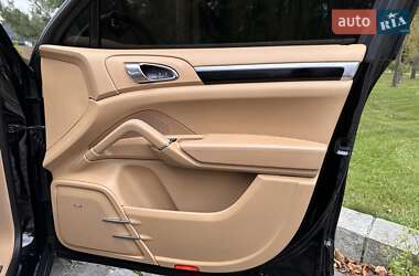 Внедорожник / Кроссовер Porsche Cayenne 2014 в 