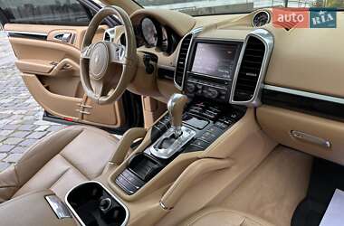 Внедорожник / Кроссовер Porsche Cayenne 2014 в 