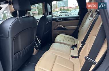 Внедорожник / Кроссовер Porsche Cayenne 2014 в 