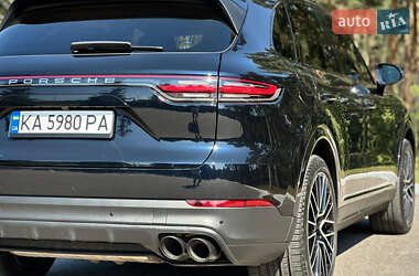 Позашляховик / Кросовер Porsche Cayenne 2019 в 