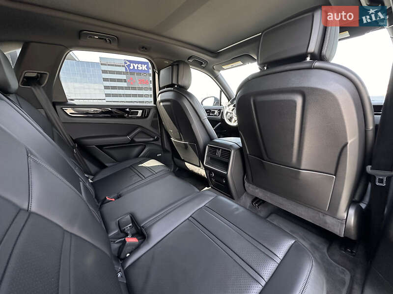 Позашляховик / Кросовер Porsche Cayenne 2019 в Києві