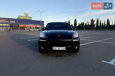 Внедорожник / Кроссовер Porsche Cayenne 2014 в 