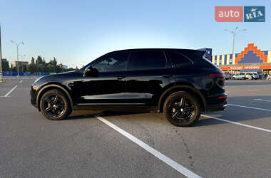 Внедорожник / Кроссовер Porsche Cayenne 2014 в 