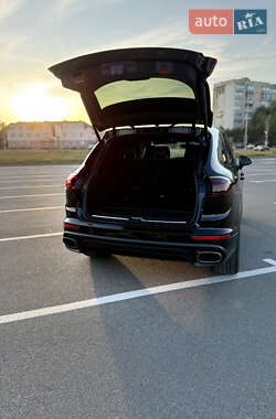 Внедорожник / Кроссовер Porsche Cayenne 2014 в 