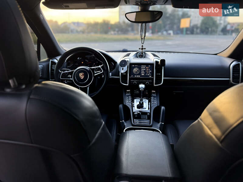 Позашляховик / Кросовер Porsche Cayenne 2014 в Кам'янець-Подільському