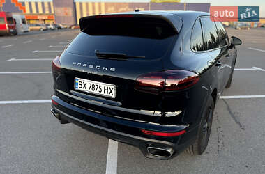 Внедорожник / Кроссовер Porsche Cayenne 2014 в 