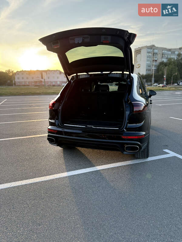 Позашляховик / Кросовер Porsche Cayenne 2014 в Кам'янець-Подільському