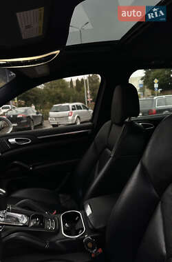 Позашляховик / Кросовер Porsche Cayenne 2012 в 
