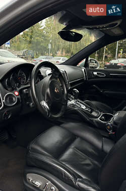 Позашляховик / Кросовер Porsche Cayenne 2012 в 