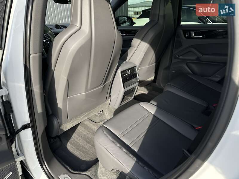 Позашляховик / Кросовер Porsche Cayenne 2020 в Мукачевому