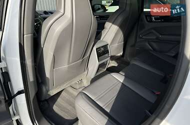 Внедорожник / Кроссовер Porsche Cayenne 2020 в 